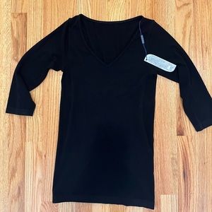 Women’s back V neck quarter sleeve top